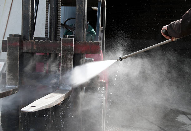 Best Sidewalk and Walkway Pressure Cleaning in Mackinaw, IL